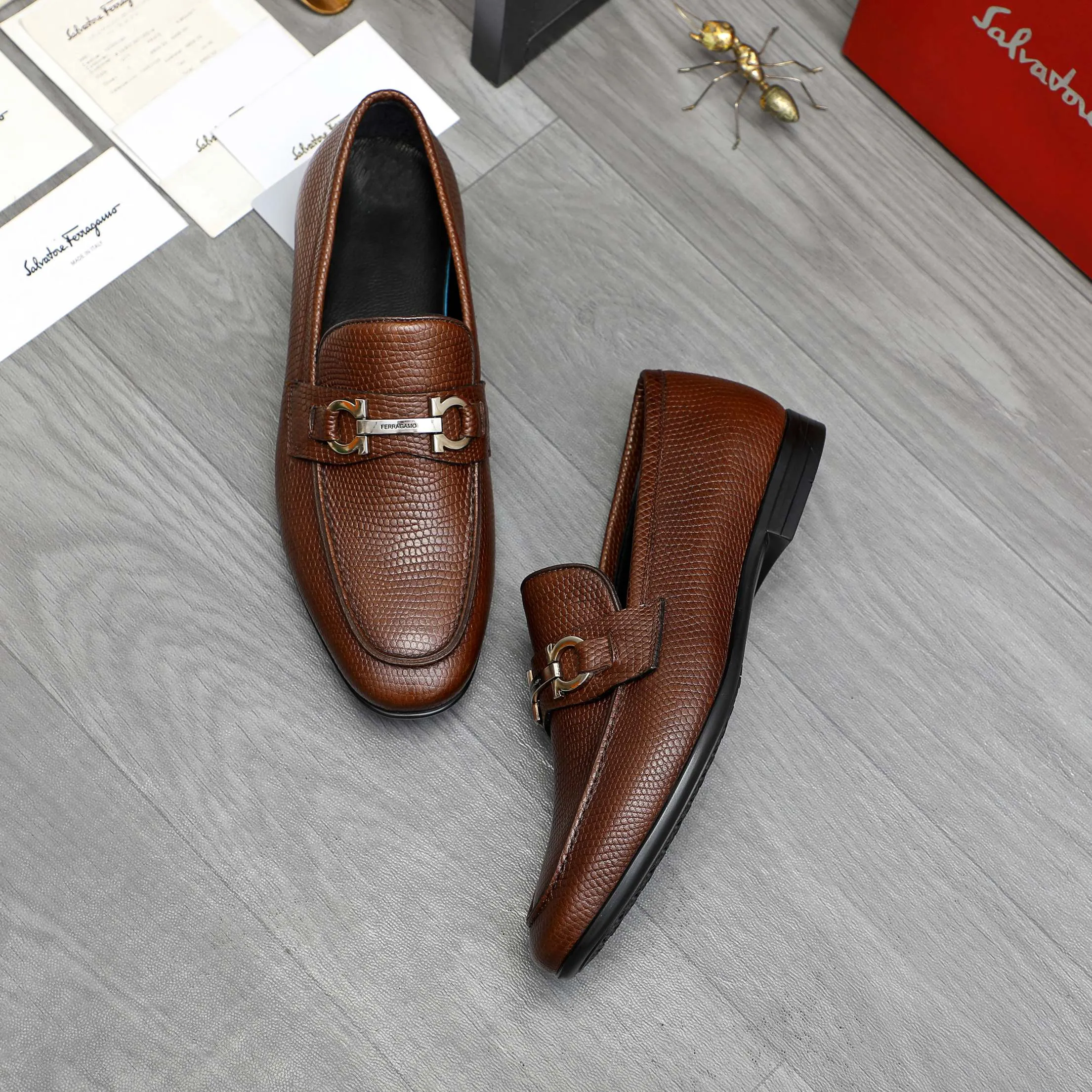 Men's shoes 💰p442 Product trademark: Ferragamo "Ferragamo" business slip-on leather shoes. Regular size: 38-46 (45.46 is custom-made and non-returnable) Product materials: Selected grained cowhide upper, cowhide lining, rubber outsole